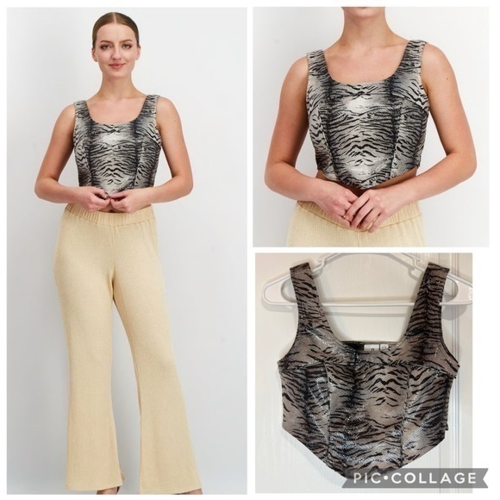 Collusion Square Neck Sleeveless Animal Print Crop Top size M